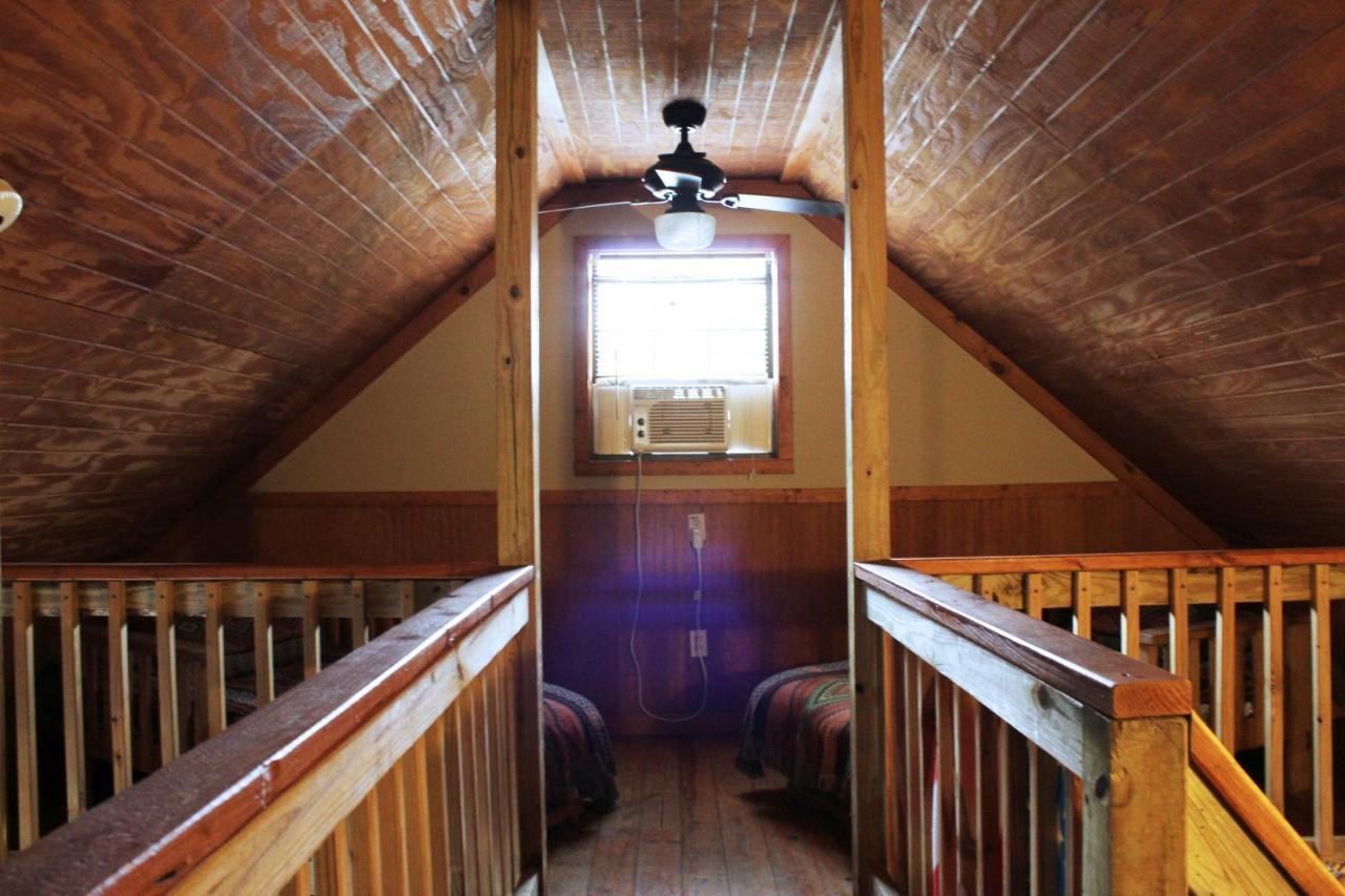 Bed and Breakfast Berry Creek Cabins à Isabel Extérieur photo