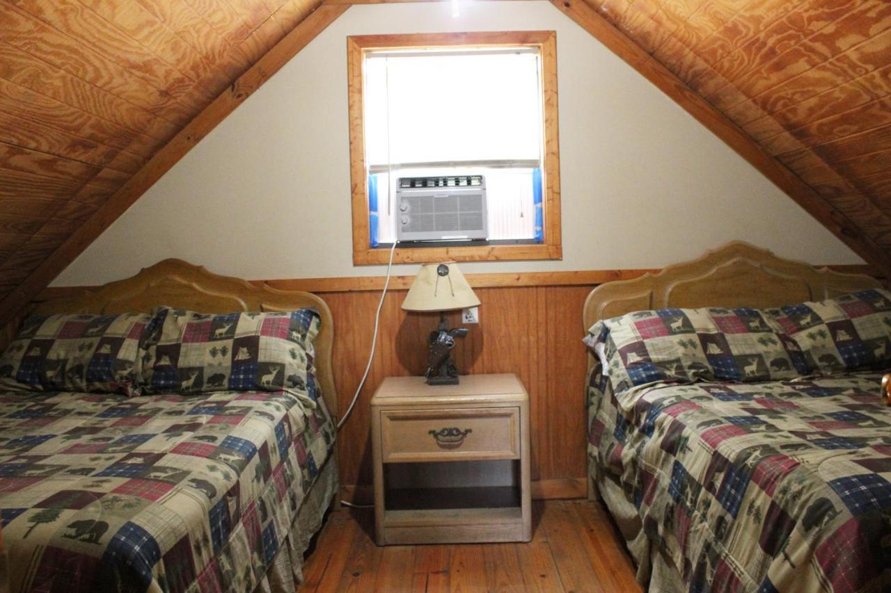 Bed and Breakfast Berry Creek Cabins à Isabel Extérieur photo