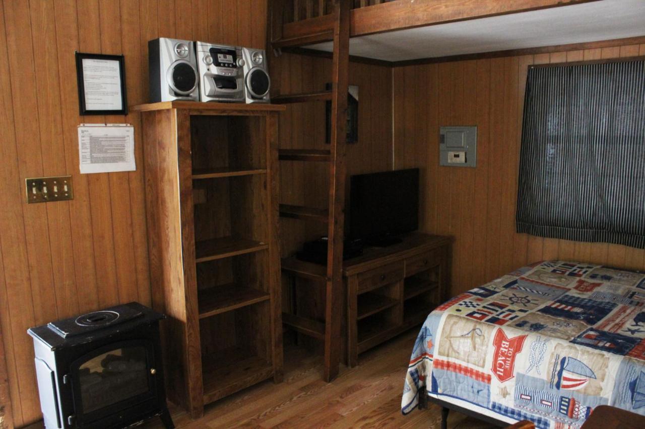 Bed and Breakfast Berry Creek Cabins à Isabel Extérieur photo
