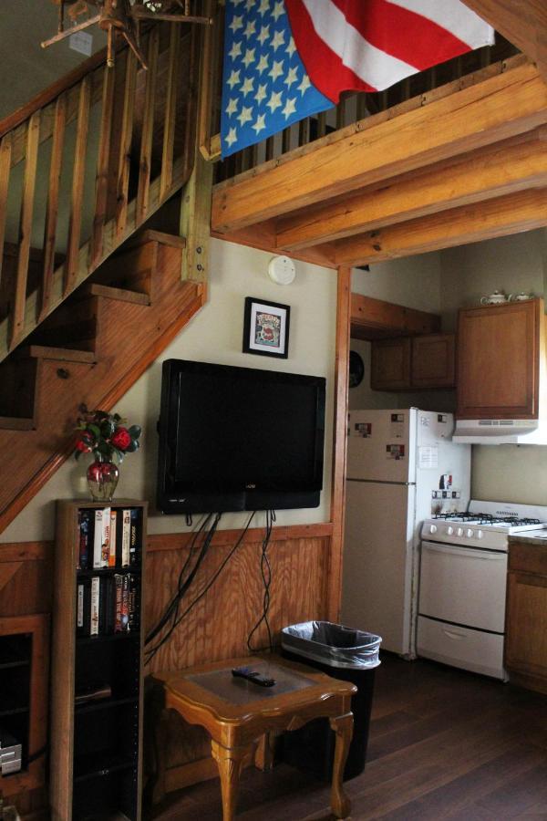 Bed and Breakfast Berry Creek Cabins à Isabel Extérieur photo