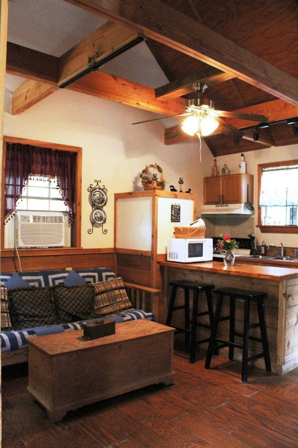 Bed and Breakfast Berry Creek Cabins à Isabel Extérieur photo