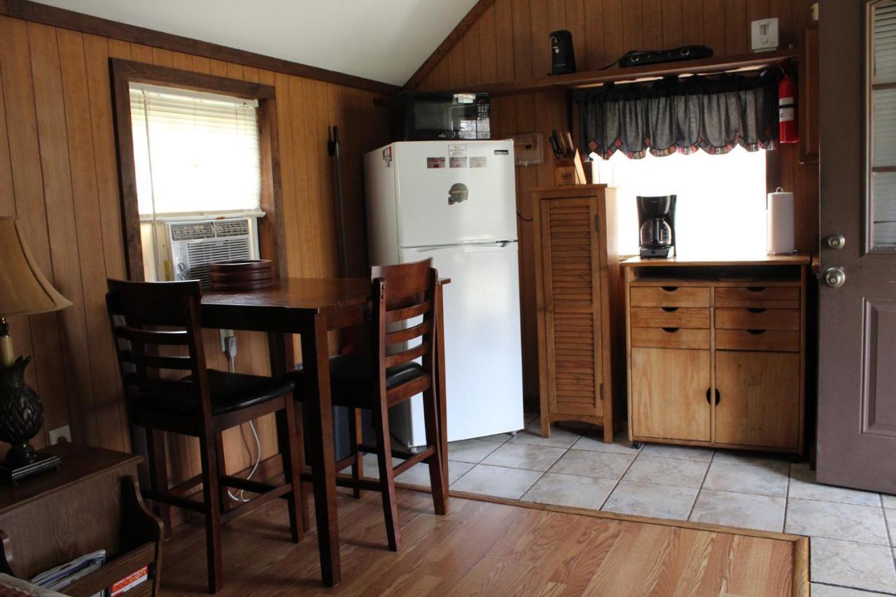 Bed and Breakfast Berry Creek Cabins à Isabel Extérieur photo